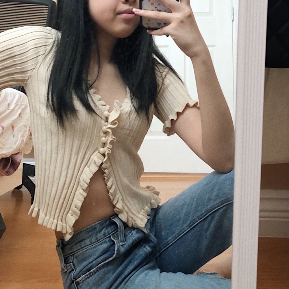 🌺 2 FOR $25 Ruffled Crop Top